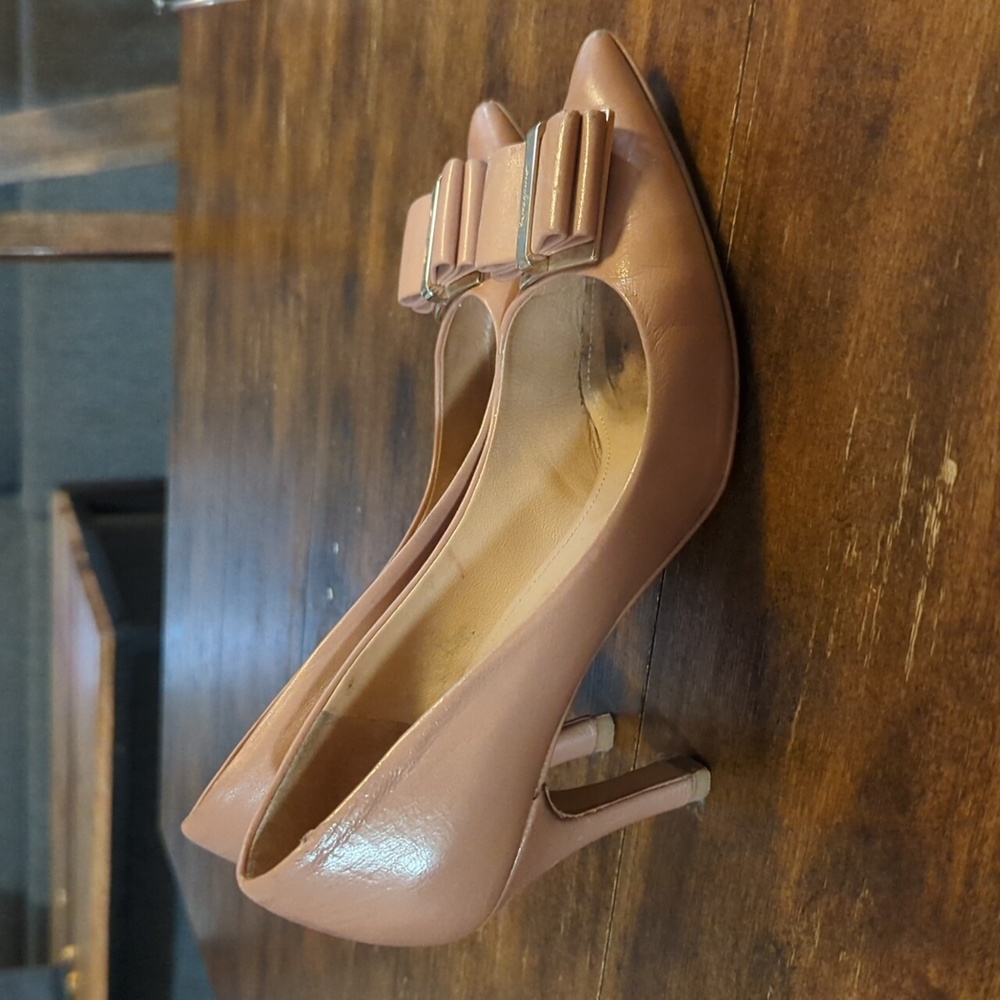 Salvatore Ferragamo heels 6.5